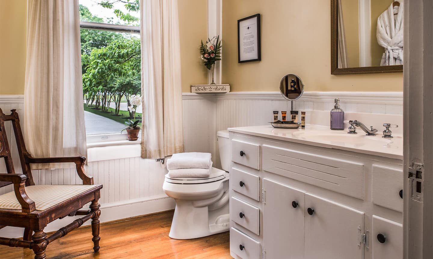 Bathroom in Deluxe Queen Suite
