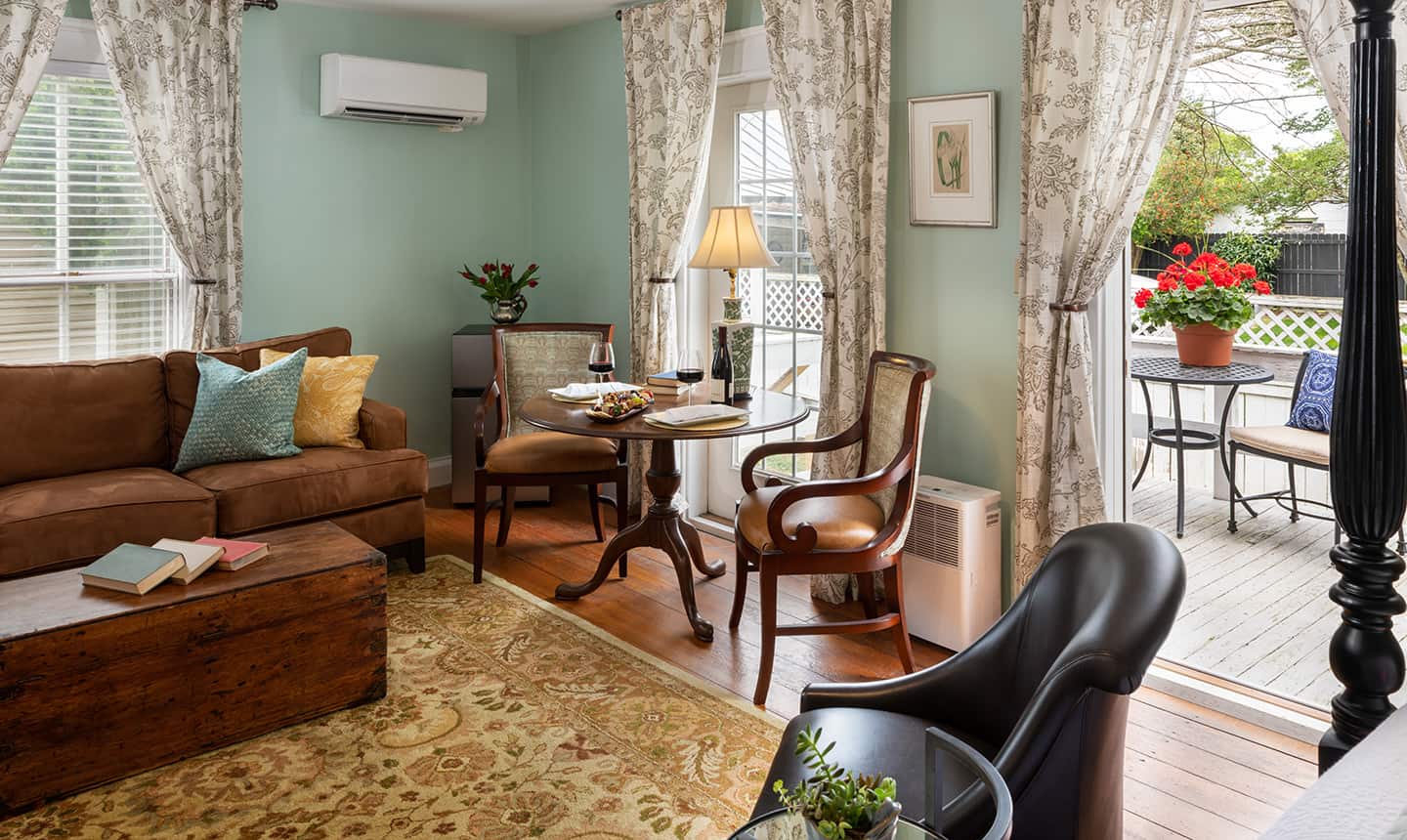Sitting area in Pembroke Suite