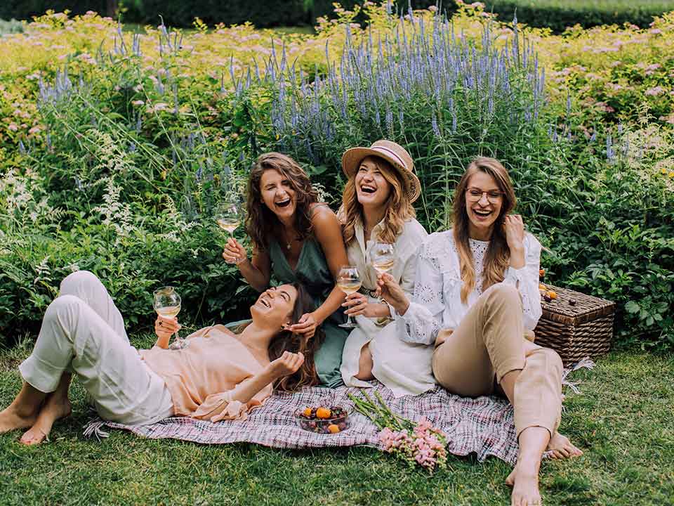 Women enjoying a picnic lunch in Edenton, NC