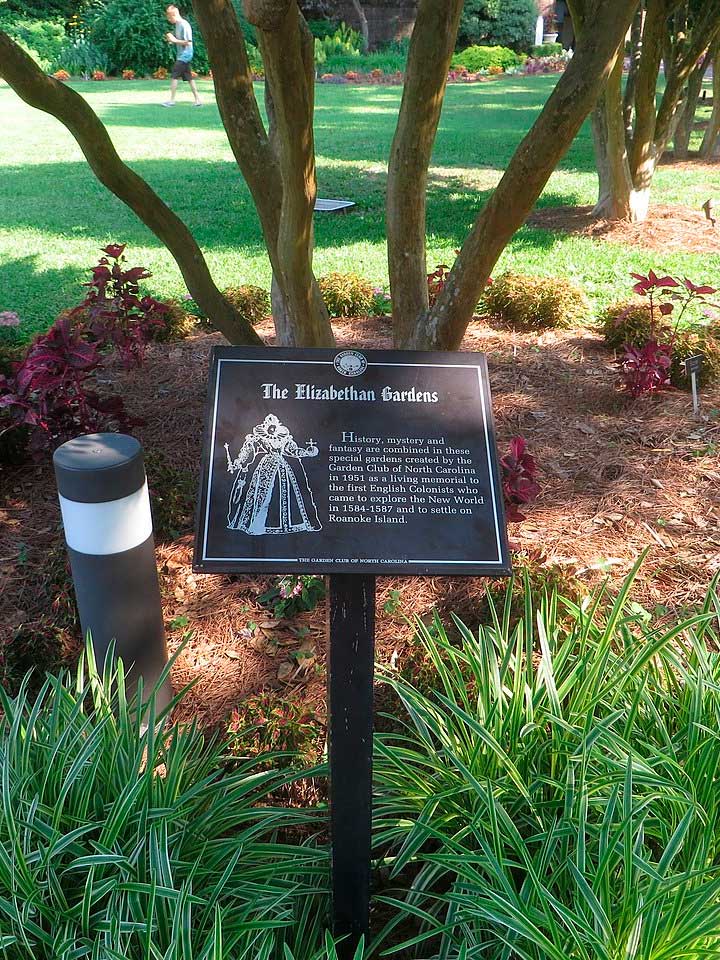 The Elizabethan GardensElizabethan Gardens, Fort Raleigh National Historic Site